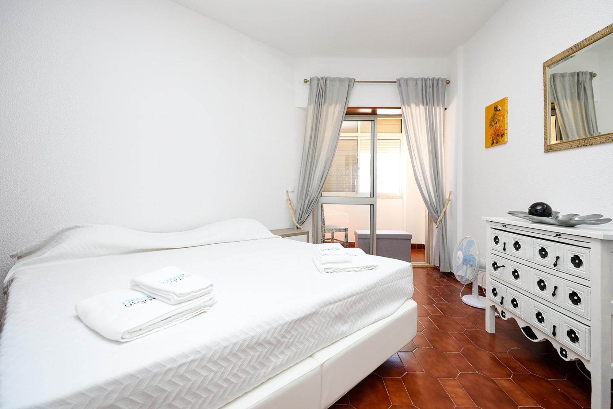 A16 - Colas Place In Appartement